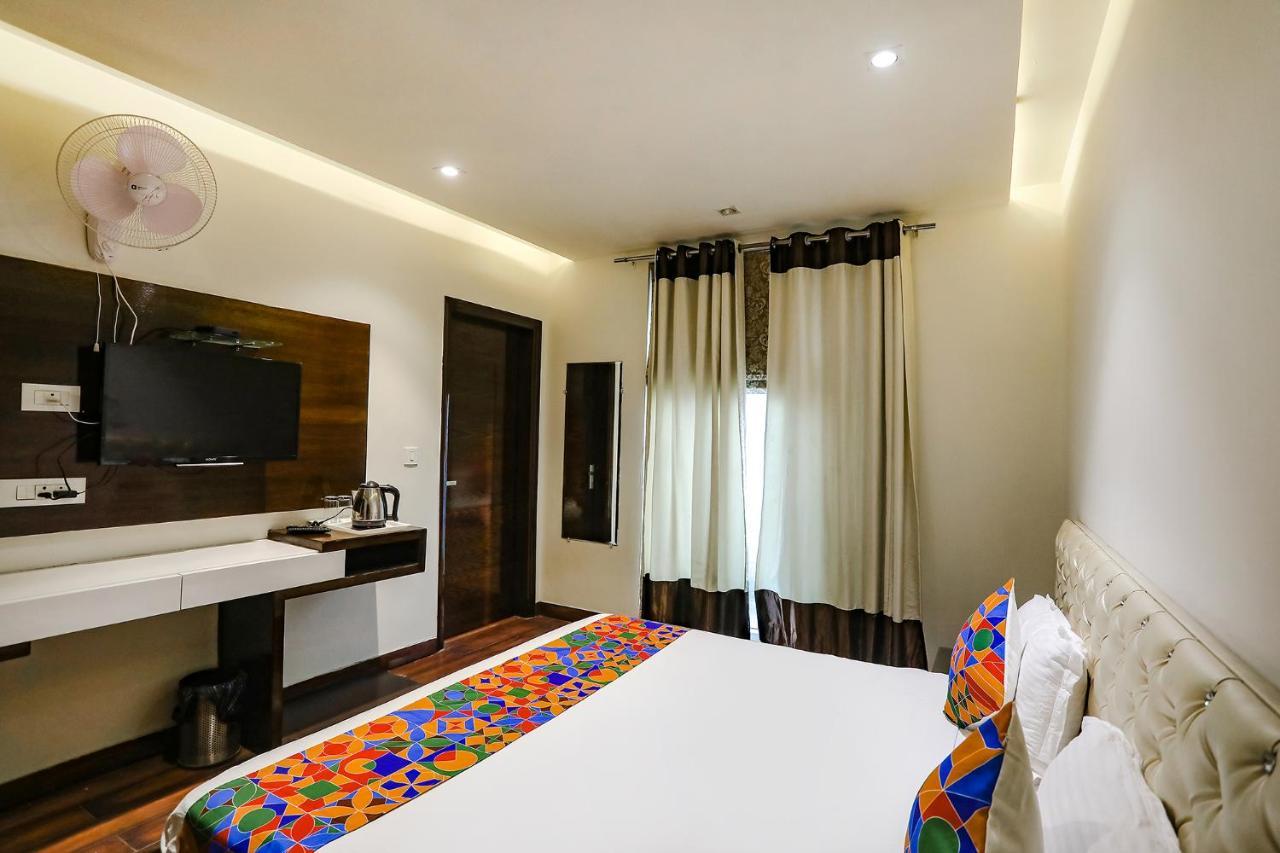 Fabhotel Grand Stay New Delhi Exterior photo